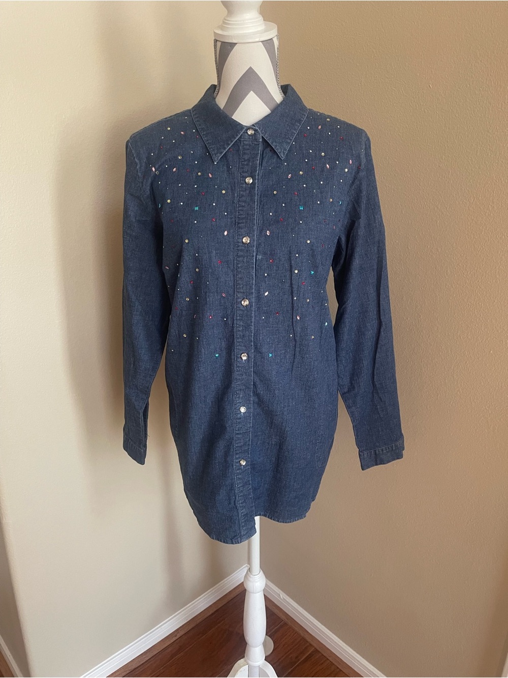 Quacker Factory Button-Down Shirt with Multicolor Studs Has Pockets Size: Large